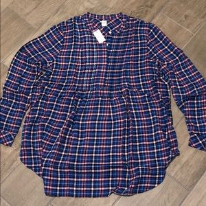 NWT Gap Maternity plaid pintuck shirt; Size L